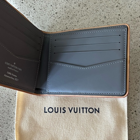 LOUIS VUITTON Slender Wallet in Silver Mirror Monogram - 💯 AUTHENTIC - Picture 5 of 10